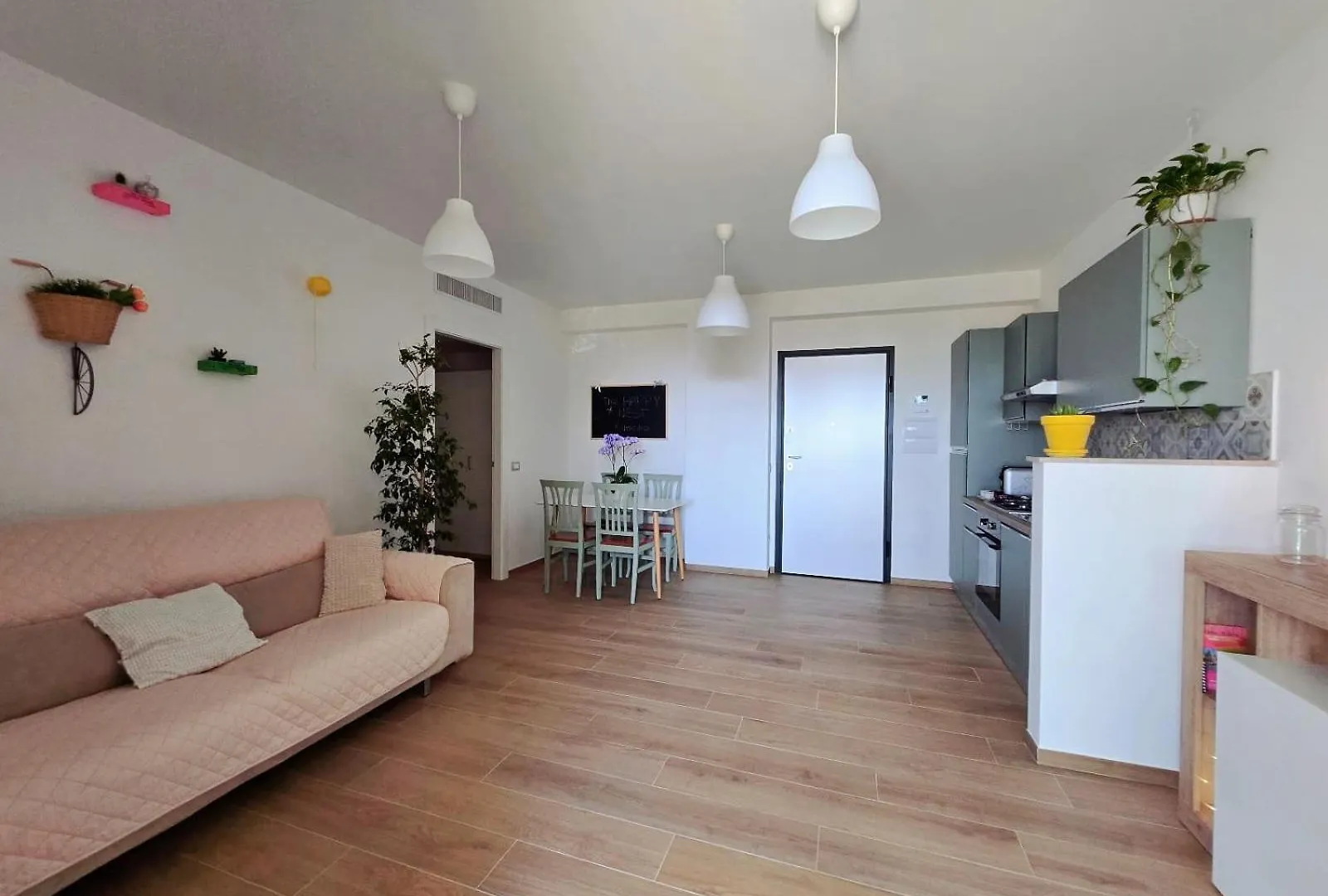 The Happy Nest Apartment Fiumicino 0*,  Italy